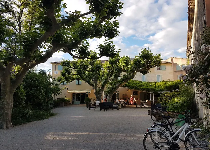 Logis Hotel La Ferme Avignon